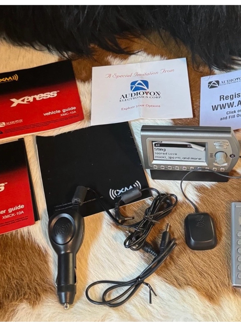 Audiovox XMCK10 SiriusXM Home/Car Receiver  with controller and manuals